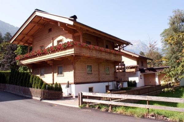 Chalet - Appartements Julitta Майрхофен Экстерьер фото